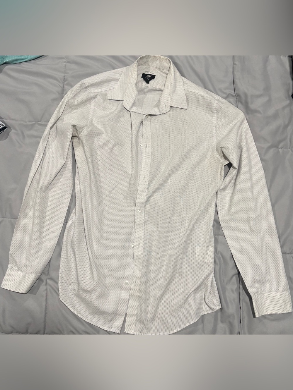 H&M Men's White Micro-Pattern Dress Shirt